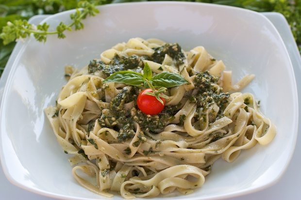 fettuccine al pesto